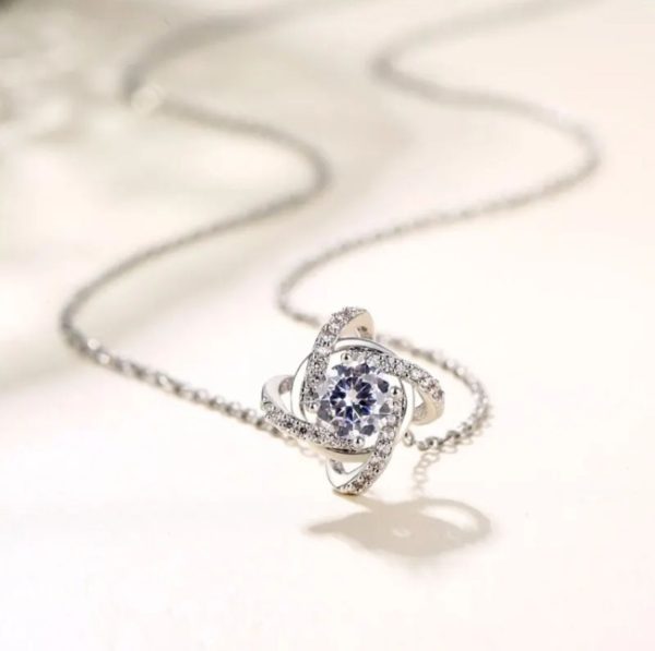 Necklace Ladies Cold Wind Four Leaf Clover With Diamonds Brass Pendant